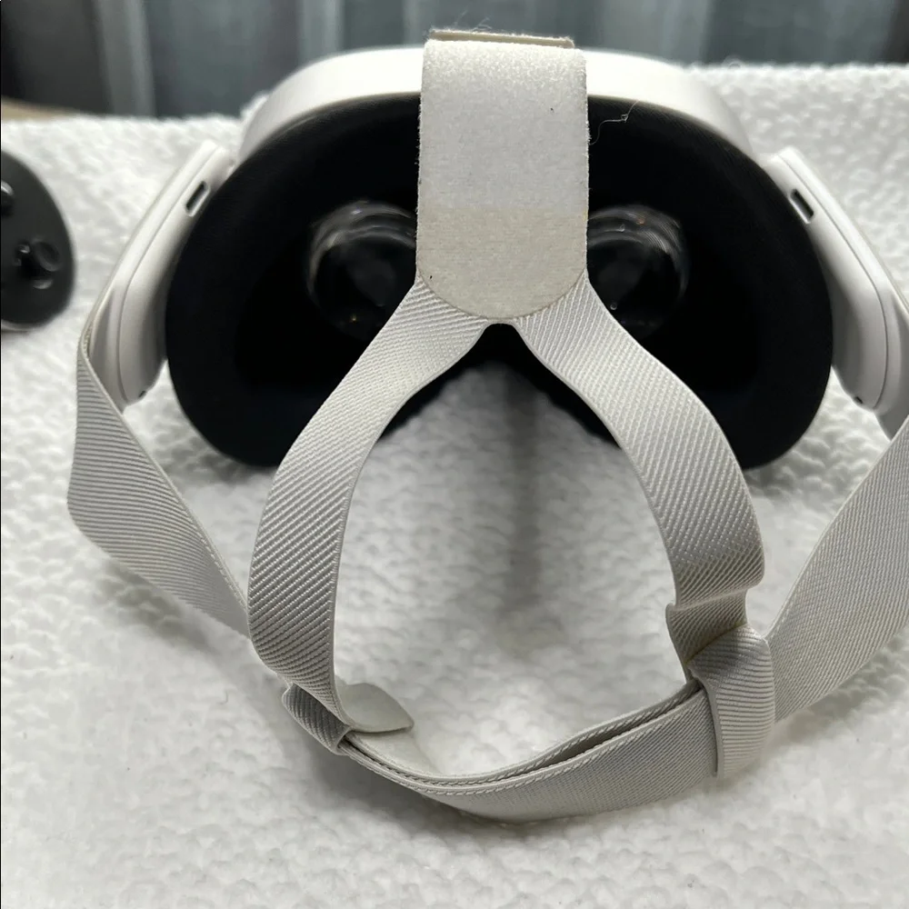VR Headset with Controllers - White and Black